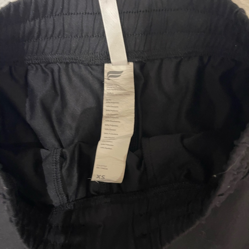 SOLD‼️ Fabletics Black Lightweight Joggers, Size XS - Picture 2 of 3